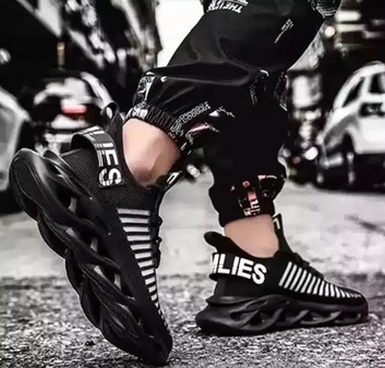 Stylish Sports Shoes for Men (Black)